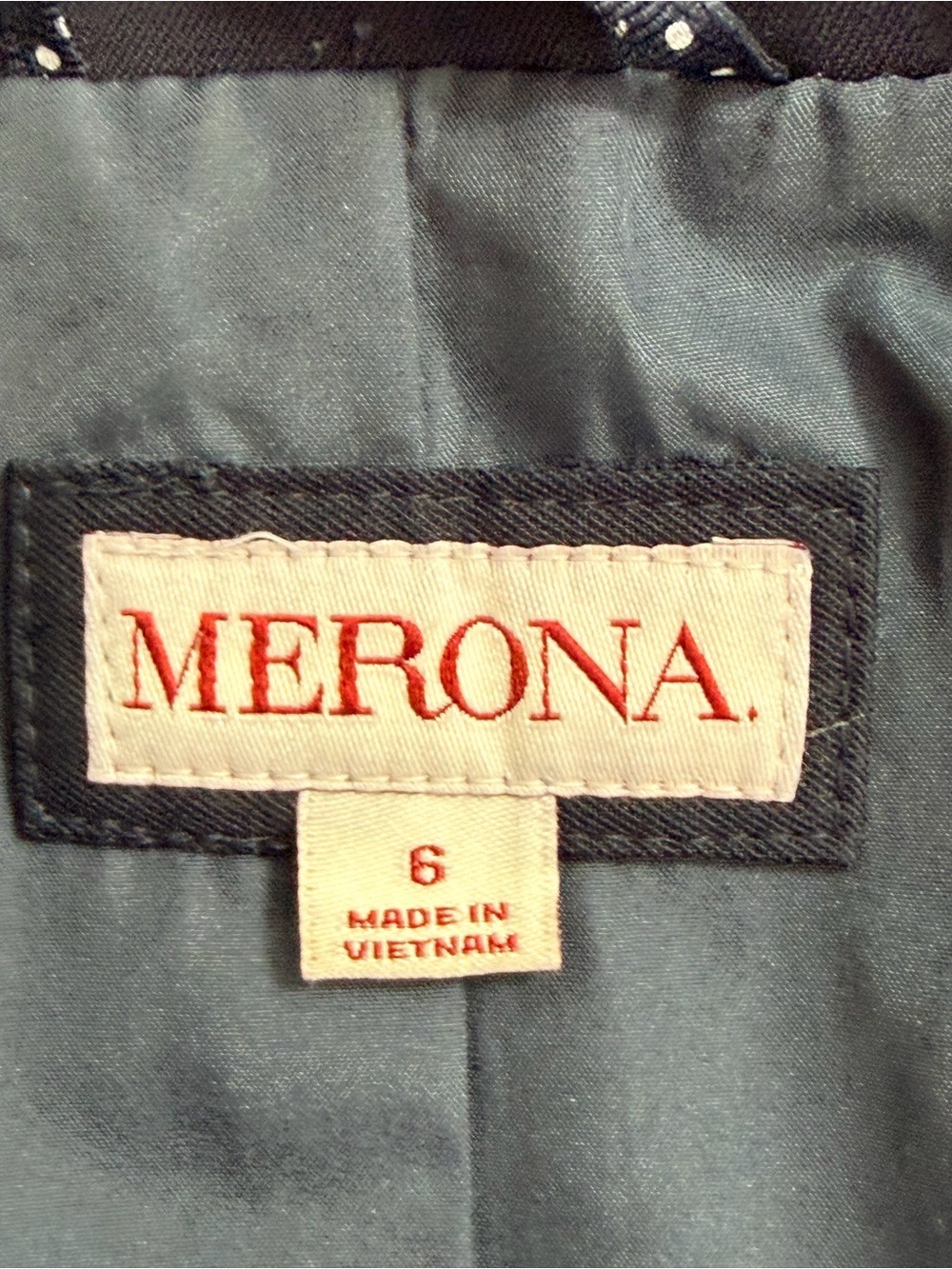 Merona  Women’s Size 6 Long Sleeve Navy Blue 2 Front Buttons Blazer - Picture 9 of 9